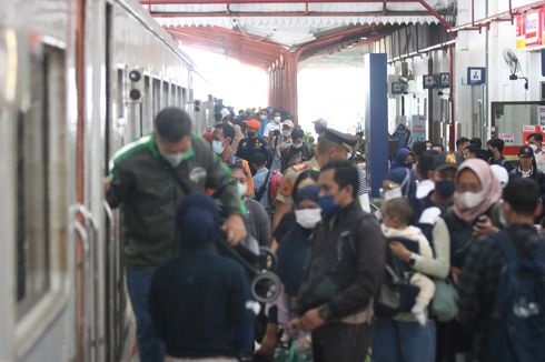 72.561 Pemudik Turun di Stasiun Kereta Daop 7 Madiun