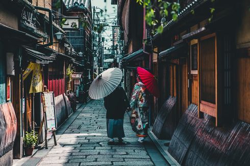 5 Area Wisata Terbaik di Kyoto, Ada Kuil Fushimi Inari dan Ninenzaka