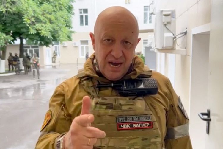 Tangkapan layar dari video akun Telegram Concord pada 24 Juni 2023 menunjukkan, Ketua Grup Wagner yaitu Yevgeny Prigozhin berada di dalam markas militer Rusia di Rostov-on-Don, selatan negara itu, dan mengeklaim pasukannya sudah menduduki situs-situs militer kota.