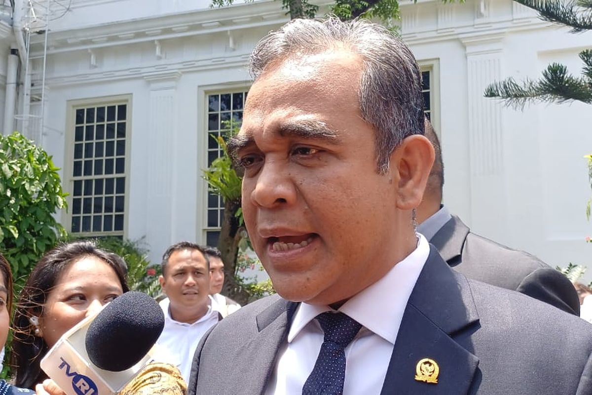 Ketua MPR RI sekaligus Sekretaris Jenderal Partai Gerindra Ahmad Muzani di Istana Kepresidenen Jakarta, Senin (24/2/2025).