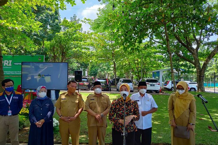 Ketua TPP PKK Atalia Praratya saat memberikan keterangan pers dalam acara Jabar Punya Informasi (Japri) di Gedung Sate, Kota Bandung, Senin (29/9/2021).