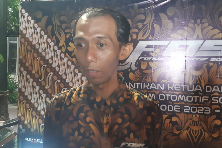 Ketua Umum Forum Otomotif Soloraya, Saiful Ramadan di Loji Gandrung Solo, Jawa Tengah, Rabu (12/7/2023) malam.