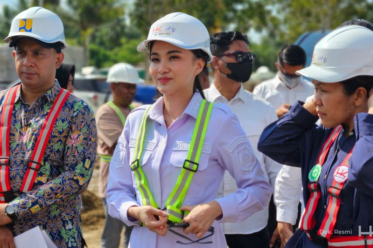 Sherly Tjoanda Puji Progres Sekolah Rakyat di Halmahera Barat