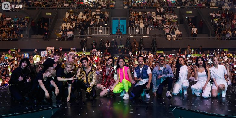 MONSTA X, Bich Phuong, Sheryl Sheinafia, Vidi Aldiano, Afgan, dan MAMAMOO tampil dalam konser V Heartbeat di Tennis Indoor Senayan, Jakarta Pusat, Sabtu (31/8/2019).