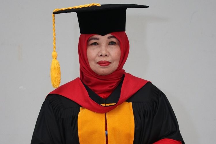 Guru Besar Universitas Pendidikan Indonesia (UPI) dalam Bidang Ilmu Pendidikan Manajemen pada Fakultas Pendidikan Ekonomi dan Bisnis (FPEB), Prof. Dr. Dra. Janah Sojanah, M.Si.