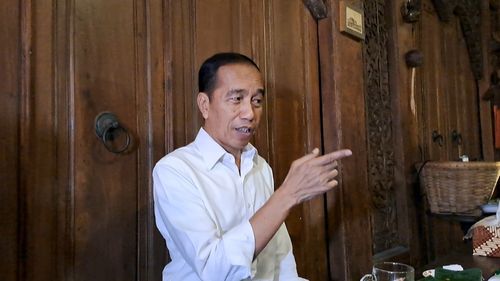 Jokowi Mengaku Pantau Debat Pilkada 2024