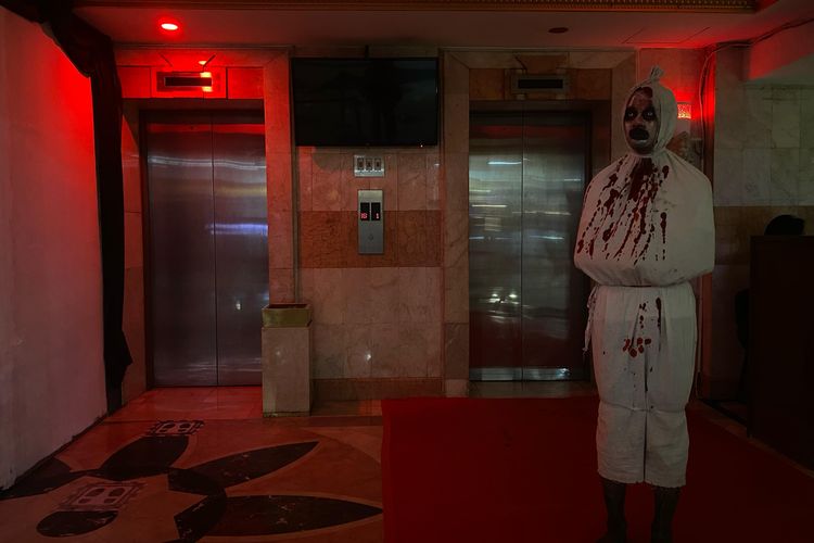 Wahana Singid Hotel Kamar 404 di Halloween Fest 2023 di Twin Plaza Hotel, Jakarta Barat. 