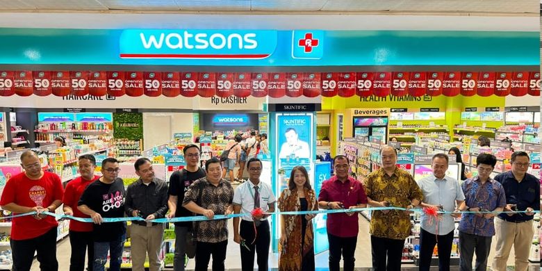 Watsons membuka tiga gerai baru, masing-masing satu gerai di Medan dan dua gerai di Batam. 
