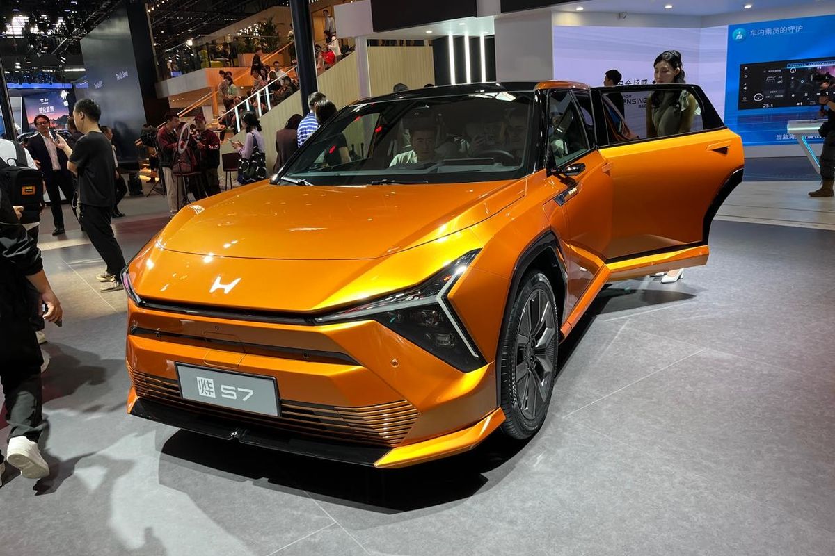 Konsep Mobil Listrik Honda S7 di Beijing Auto Show 2024