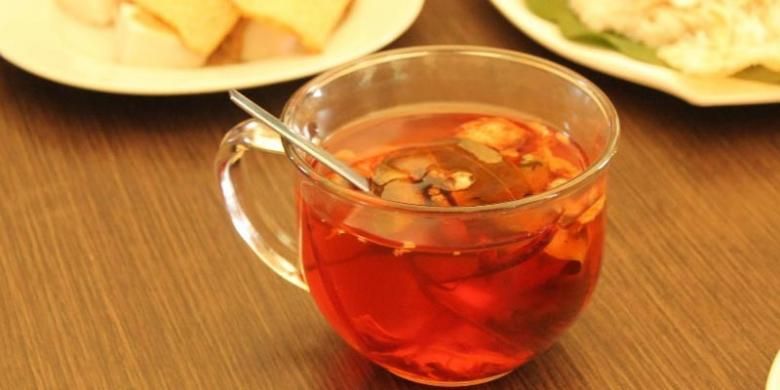 Wedang Uwuh, minuman hangat dari berbagai rempah warisan budaya Solo.