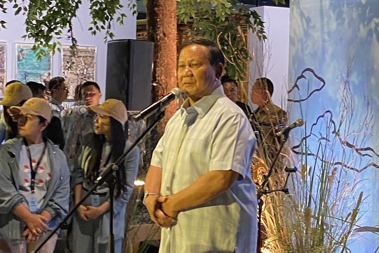 Calon presiden nomor urut 2 Prabowo Subianto saat menghadiri festival Negeri Elok di Cilandak, Jakarta Selatan, Sabtu (3/2/2024) petang.