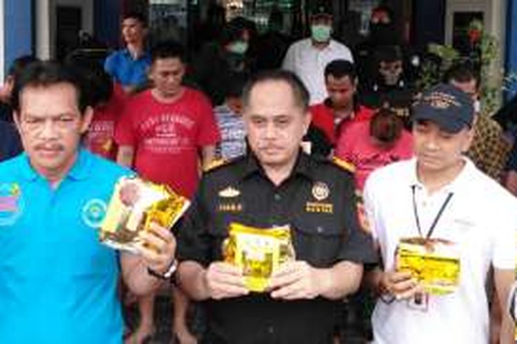 Deputi Bidang  Pemberantasan BNN Irjen Pol Arman Depari saat memaparkan sindikat narkoba jaringan internasional yang dikendalikan empat narapidana Lapas Tanjung Gusta Medan, Sabtu (14/1/2017)