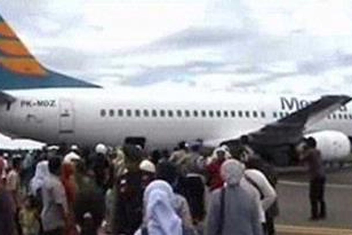 Pesawat Merpati Xian MA 60 buatan China yang kini jadi polemik di Indonesia tetap terbang ke Sulawesi barat.