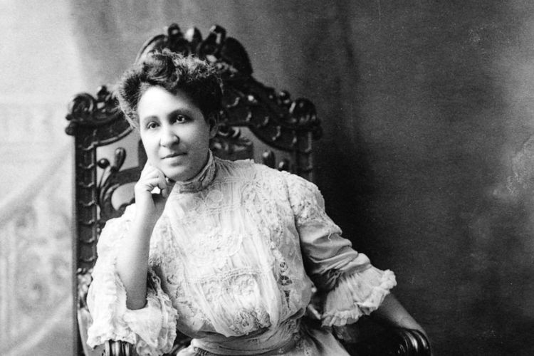 Potret aktivis Hak Sipil Amerika dan Hak Pilih Wanita dan jurnalis Mary Church Terrell (1863 - 1954), akhir abad ke-19.