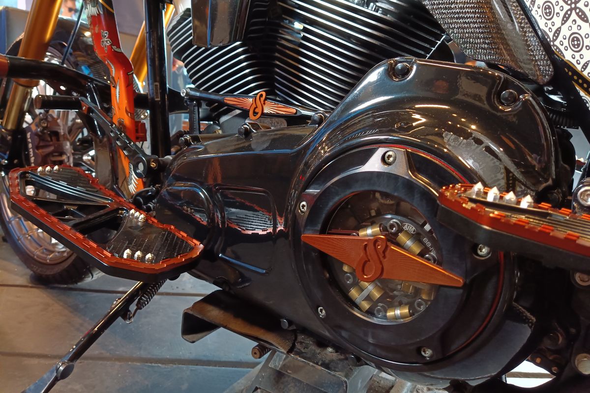 Aksesori buatan Indonesia dari Kawahara Racing dengan merek Surui untuk Harley Davidson