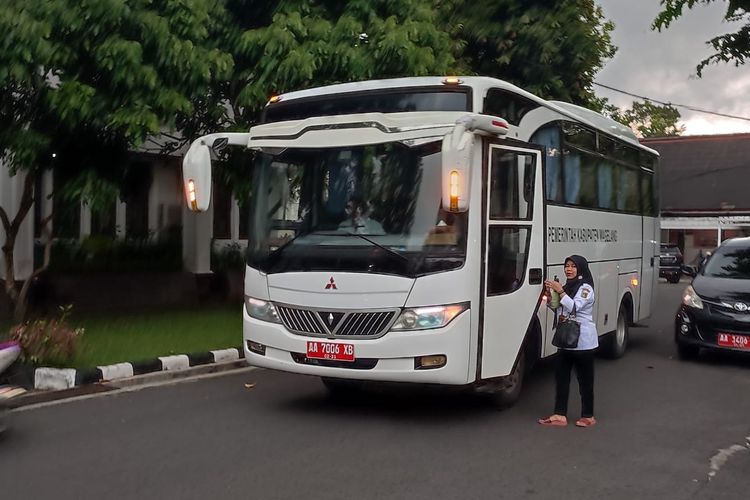 Harga Pertamina Dex Naik, Bus Antar Jemput ASN Magelang Kurangi BBM 5 Liter per Hari