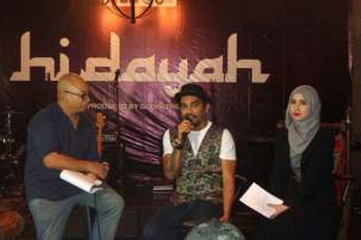 Vokalis Glenn Fredly saat merilis album religi bertajuk Hidayah di Common People, Kemang, Jakarta Selatan, Kamis (2/6/2016). 