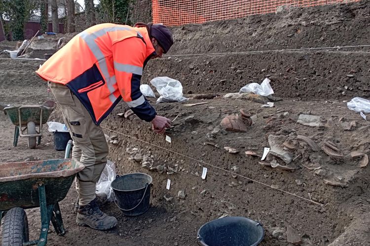 Arkeolog menemukan situs pembuat tembikar dari zaman Romawi di Rennes Perancis

