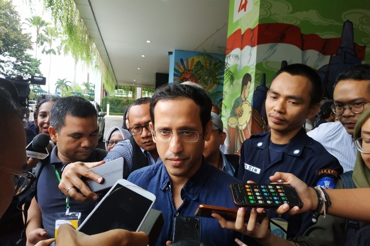 Mendikbud Nadiem Makarim di Kantor Kemendikbud, Sabtu (30/11/2019). 