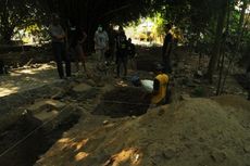 Runtuhan Batuan Candi Ditemukan di Situs Karangbajang