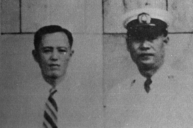 Laksamana Maeda (kanan). Di rumahnya, para pemimpin Republik Indonesia bertemu untuk menyusun naskah proklamasi, dengan Shigetada Nishijima yang ikut hadir dalam pertemuan tersebut.