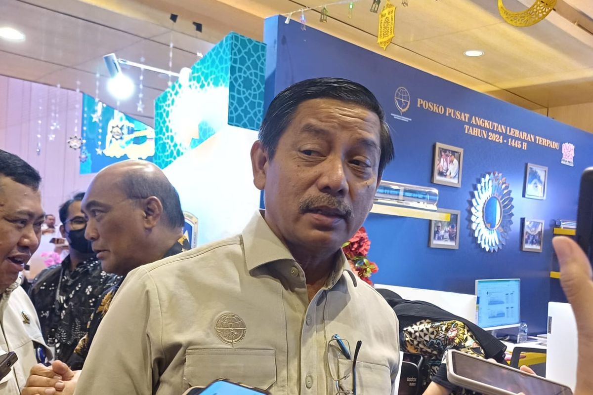 Direktur Jenderal Perhubungan Darat Kementerian Perhubungan (Kemenhub) Hendro Sugiatno saat ditemui setelah penutupan Posko Angkutan Lebaran 2024 di kantornya, Jumat (19/4/2024).