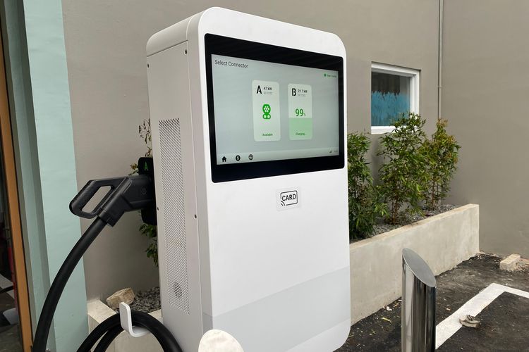 HMID Hadirkan EV Fast Charging Station di Starbucks Adhyaksa