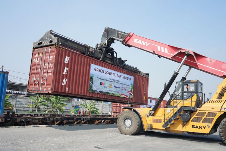 KAI Logistik bersama Gobel Group dan anak perusahaannya PT Panasonic Gobel Indonesia dan PT Gotrans Logistics International tandatangani MoU (Memorandum of Understanding) atau nota kesepahaman resmikan kerjasama multipihak di Indonesia yang dukung green logistic nasional.