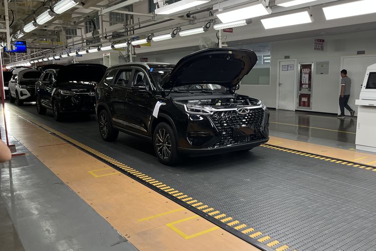 Berkunjung langsung ke pabrik Chery di Wuhu, China.