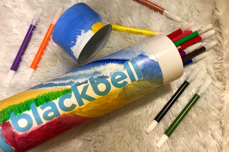 Sejumlah pelanggan mengubah kemasan Blackbell menjadi karya seni dan kerajinan, seperti tempat pensil.