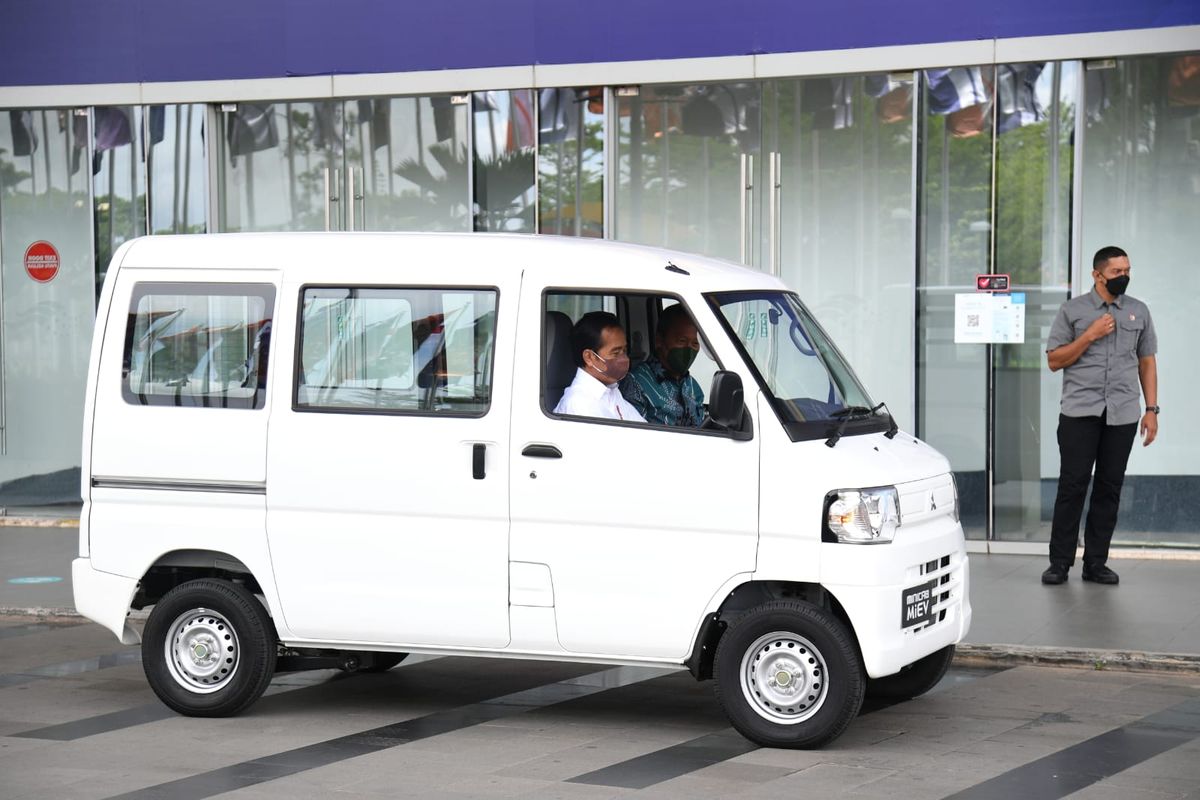 Mitsubishi Minicab MiEV jadi mobil listrik mungil yang dikendarai Jokowi pada ajang GIIAS 2021.