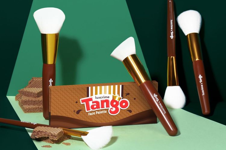 Berkolaborasi dengan Tango, brand kosmetik lokal Luxcrime meluncurkan face palette beraroma wafer cokelat.