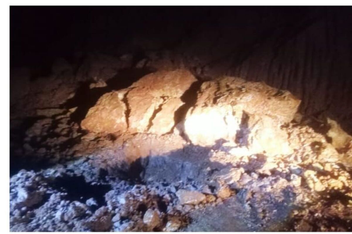 Seorang sopir truk tambang berinisial SC (48) tewas tertimbun longsor tanah galian di Desa Gorowong, Kecamatan Parung Panjang, Kabupaten Bogor, Jawa Barat, Sabtu (27/7/2024).