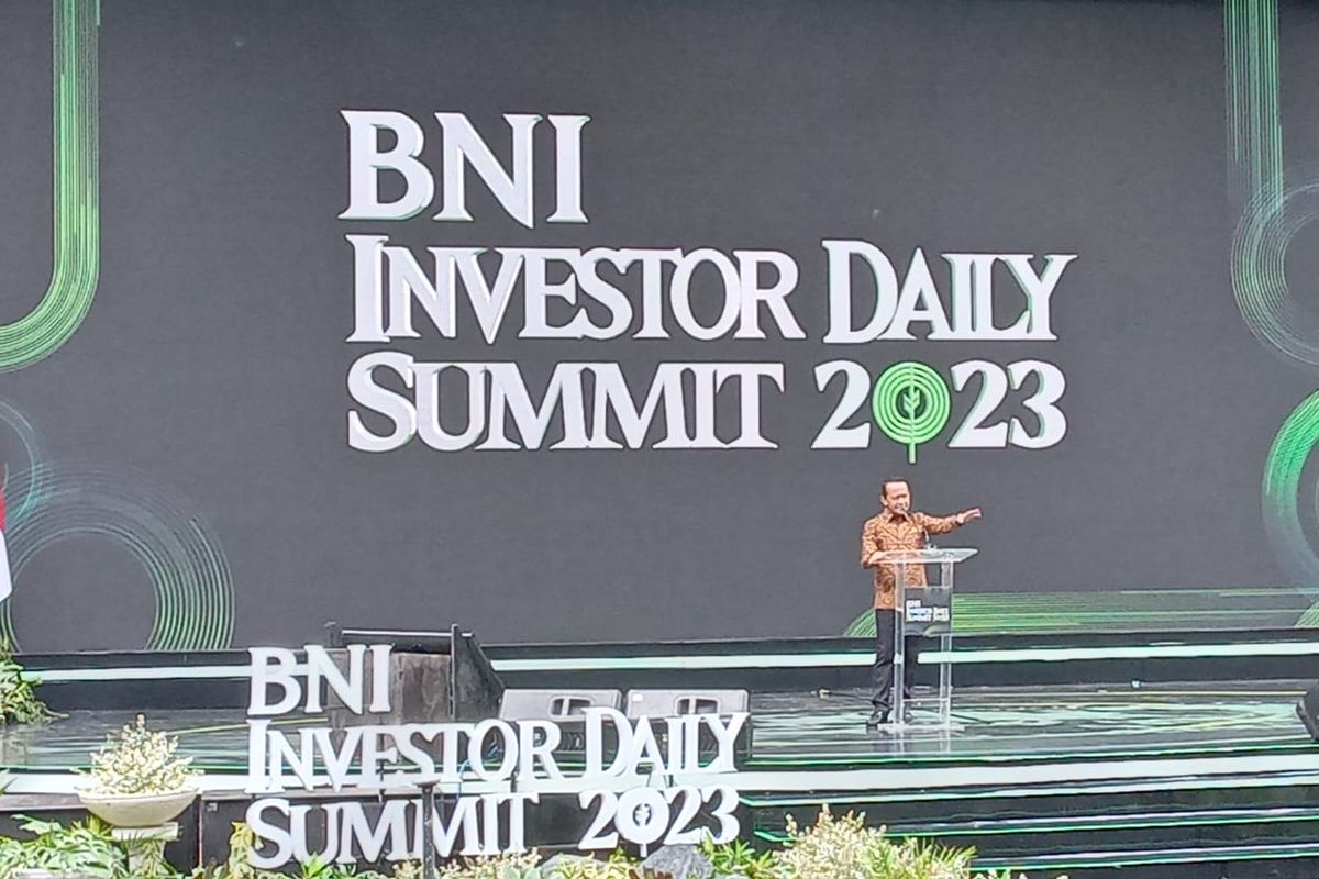 Menteri Investasi/Kepala Badan Koordinasi Penanaman Modal Bahlil Lahadalia saat ditemui dalam acara BNI Investor Daily Summit di Hutan Kota by Plataran, Jakarta, Rabu (25/10/2023).