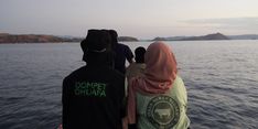 Donatur dan Volunteer Dompet Dhuafa Arungi Laut Flores untuk Salurkan Daging Kurban ke Pulau Papagarang