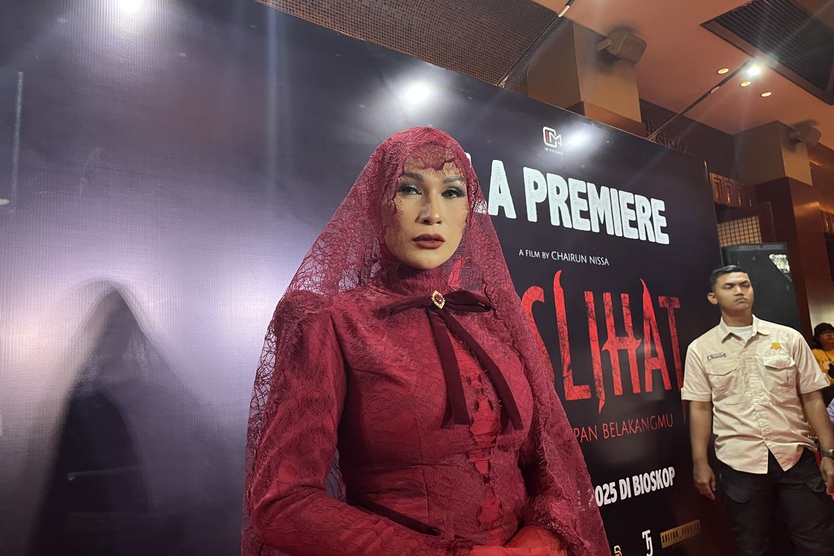 Tata Janeeta di di Gala Premiere Muslihat di Plaza Senayan, Jakarta Pusat, Selasa (8/4/2025).