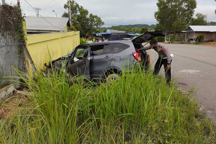 Satu unit Mobil jenis Toyota Calya dengan nomor polisi (Nopol) BP 1750 CY mengalami kecelakaan tunggal di Kabupaten Karimun, Kepulauan Riau (Kepri).