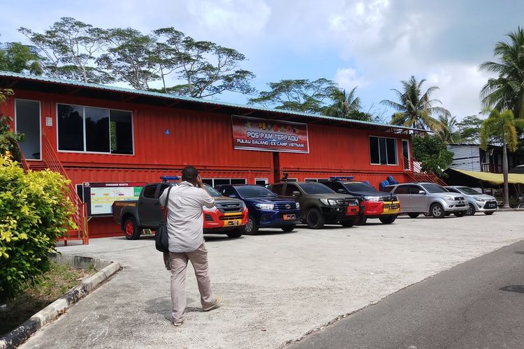 Rumah Sakit (RS) khusus menangani pasien terpapar virus yang akan di bangun di RS eks Kamp Vietnam Kelurahan Sei Jantung Kecamatan Galang, Batam, Kepulauan Riau (Kepri) sudah mulai dikerjakan. Bahkan saat ini pemerataan lagan juga mulai rampung dengan luas mulai dari 7 hektar hingga 8 hektar.