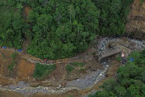 Akses Jalan Aceh Tengah-Bener Meriah Ditargetkan Bisa Dilewati Mobil pada Akhir Desember