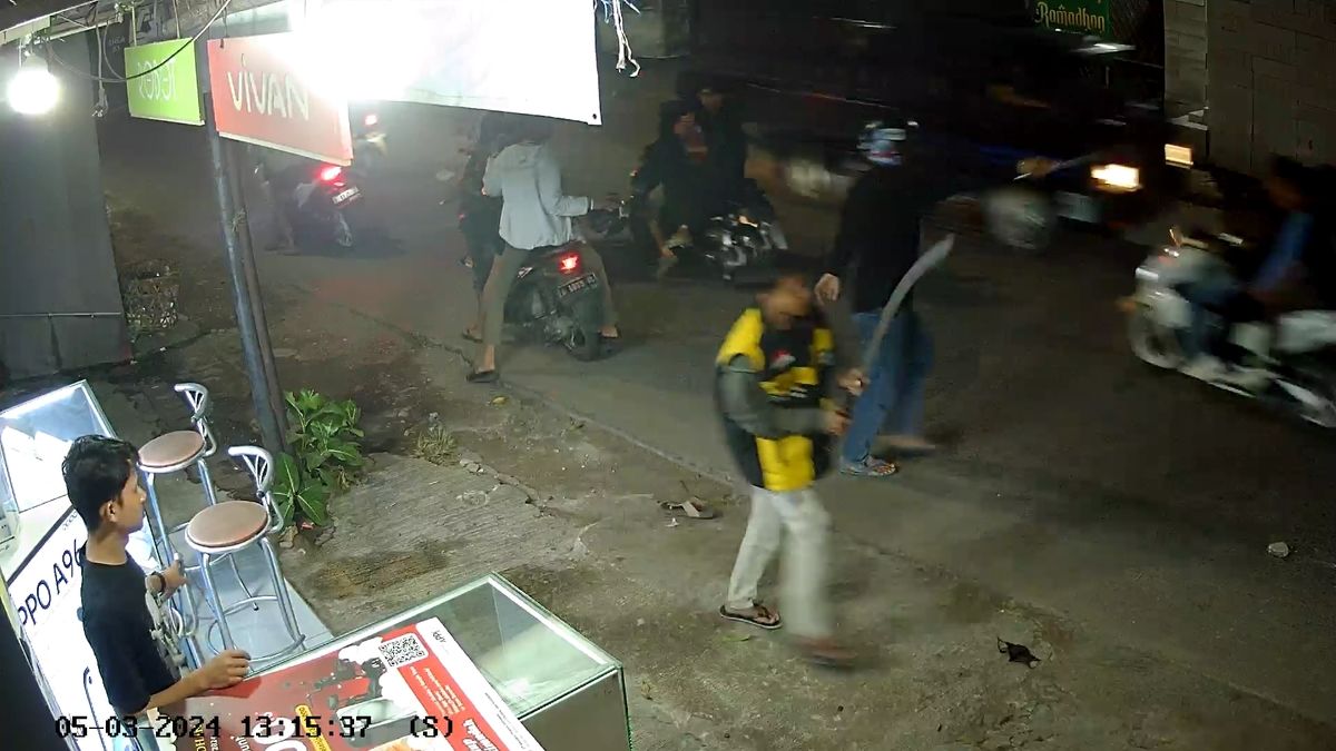 Gangster Bersenjata Tajam Serang Warga Cilegon Banten, Dikejar Polisi