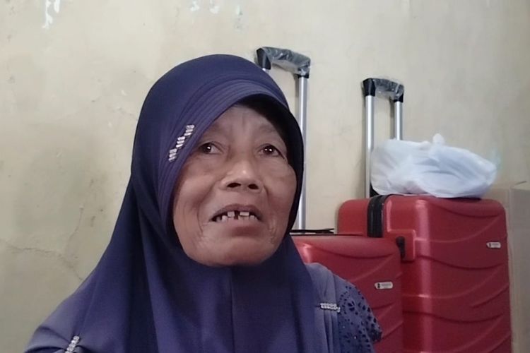 Gagalkan Rampok Rp 3,6 Miliar, Nenek Juru Parkir di Brebes Dihadiahi Umrah Gratis