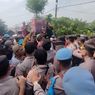 Massa Pengunjuk Rasa Paksa Masuk ke Ponpes Al-Zaytun Indramayu