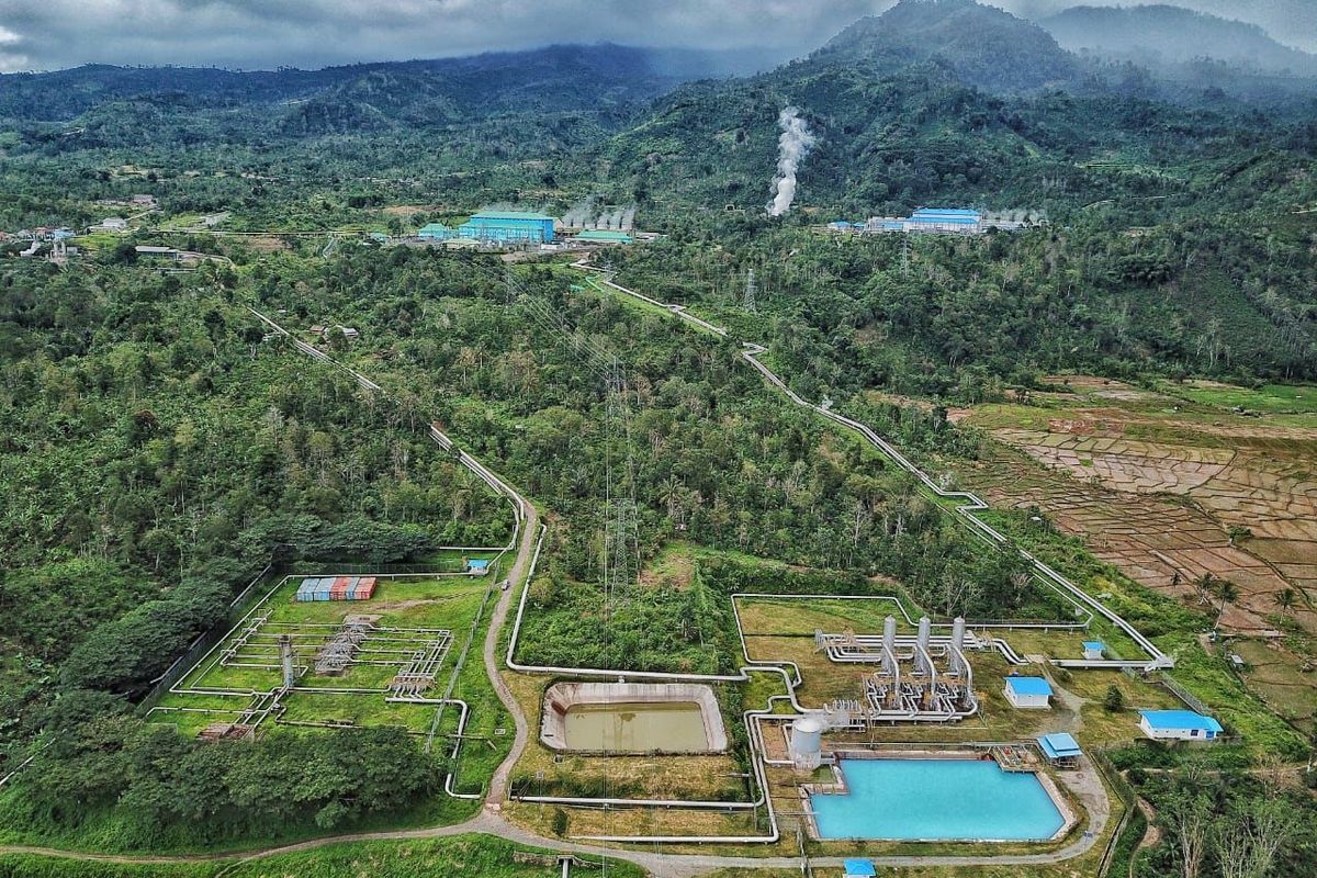 Pembangkit Listrik Tenaga Panas Bumi (PLTP) Area Ulubelu dioperasikan oleh PT Pertamina Geothermal Energy (PGE) Tbk, anak usaha Pertamina NRE. 