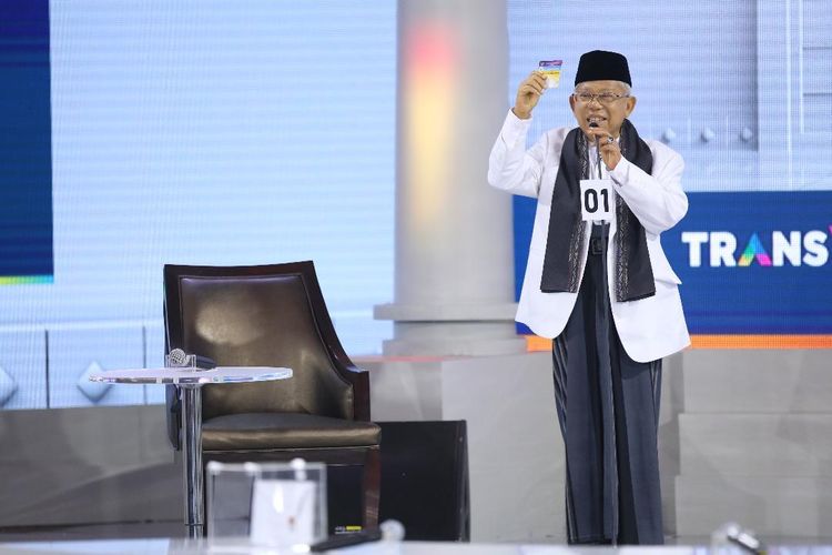 Calon wakil presiden nomor urut 01 Maruf Amin berbicara dalam debat ketiga Pilpres 2019 di Hotel Sultan, Jakarta, Minggu (17/3/2019) malam. Peserta debat ketiga kali ini adalah cawapres masing-masing paslon dengan tema yang diangkat adalah pendidikan, kesehatan, ketenagakerjaan, sosial, dan budaya.