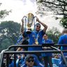 Pemain Persib Bandung Tiba di Balai Kota Bandung, Konvoi Dimulai