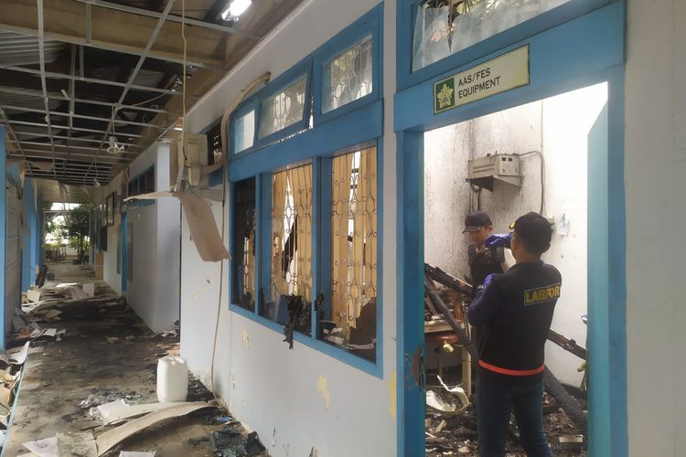 Polisi Temukan Botol Cairan Kimia di Lokasi Kebakaran Gedung Kampus USK Aceh
