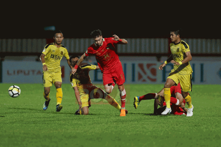 Bhayangkara FC menjamu Barito Putera pada pertandingan Liga 1 di Stadion PTIK, 22 September 2018.