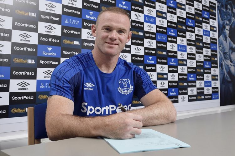 Penyerang asal Inggris, Wayne Rooney, kembali ke Everton. 