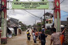 Pondok Gede Permai Banjir Lagi, Warga Dievakuasi Pakai Tali Tambang