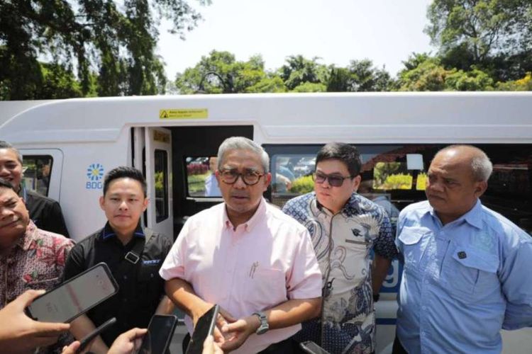 Farhan Nilai Investasi Rp 800 Miliar Pasar Baru Bandung Terlalu Besar, Akan Ditinjau Ulang